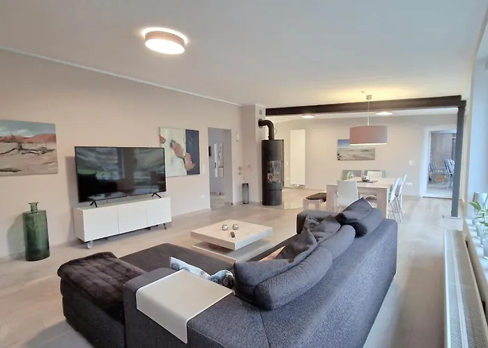 Wohnung Mit Sauna, Garten & Schwimmteich