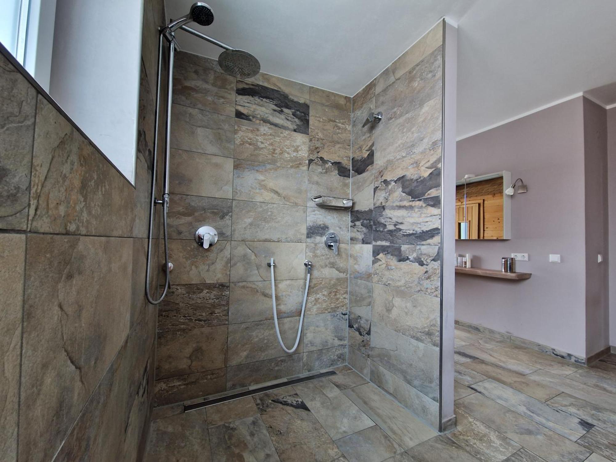 Mit Sauna, Garten & Schwimmteich Apartment Bietigheim-Bissingen